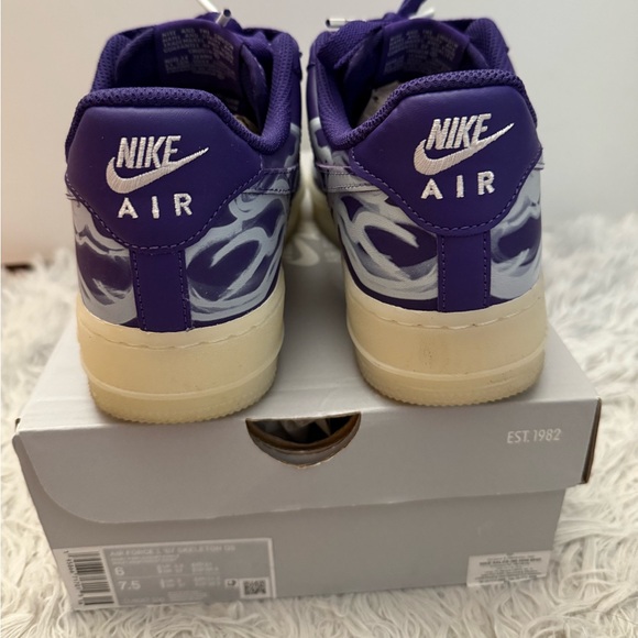 Nike Air Force 1 Low '07 QS Purple Skeleton Halloween - Picture 4 of 9